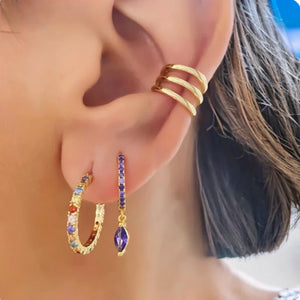 Aros con circonitas de múltiples colores.